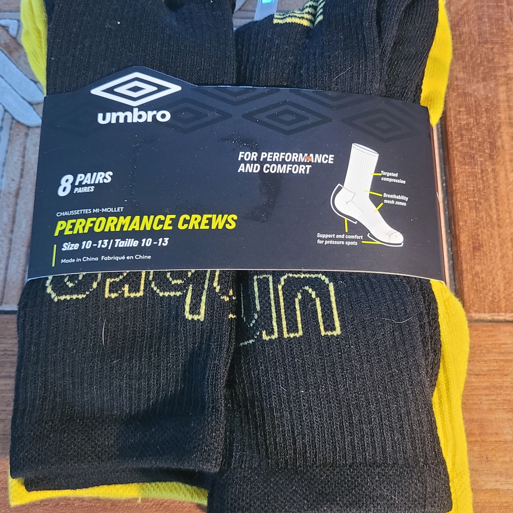 Umbro Performance Crews Black and Yellow Mens  Socks